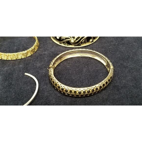 Twelve various bracelets goldtone , black and silvertone 51124 - Picture 14 of 16